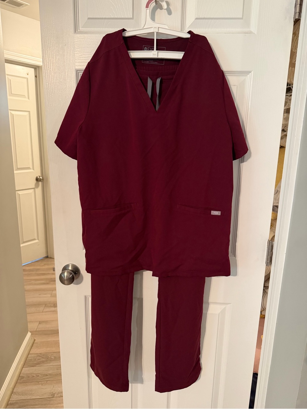 Figs Women’s Scrub Set in Burgundy